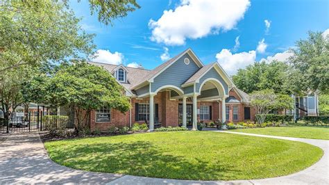 Apartments in League City .